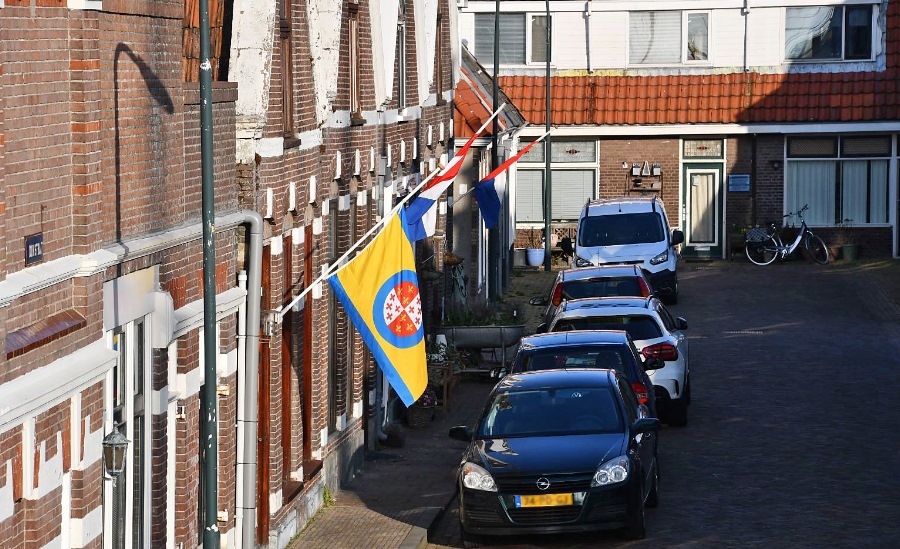 Massaal afscheid van Piet Paulusma id=